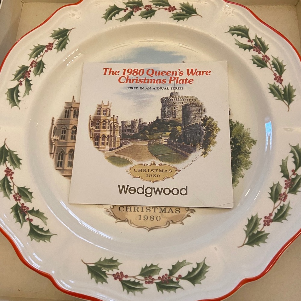 Wedgwood 1980 Queen’s Ware Christmas Plate NEW